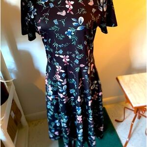 Soft and flowing “Helyo” T - shirt dress. Size Large